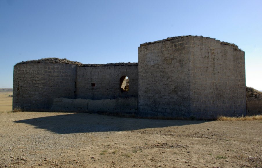 Ruinas del Castillo de Mormojón, Spain